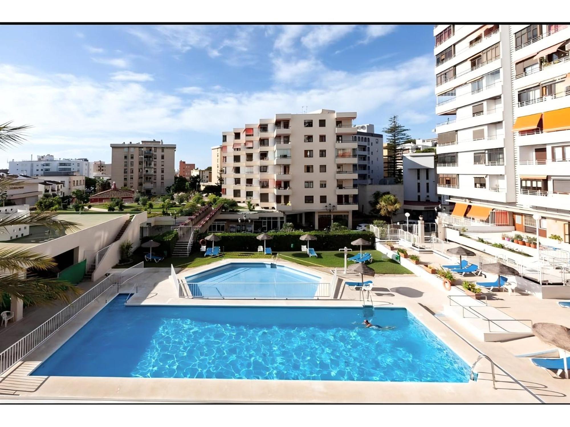 Ferienwohnung Oasis Sea & Sky - La Nogalera Torremolinos Exterior foto